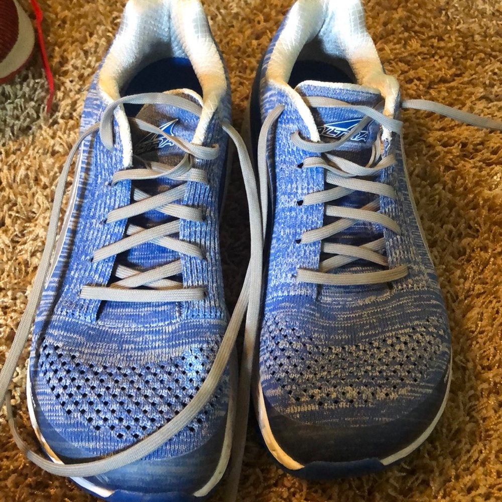 Used Altra Paradigm 4. Men’s size 8.5.